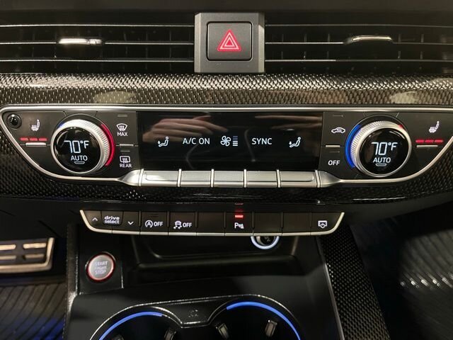 
								2018 Audi S4 3.0T Prestige quattro w/ Apple Car Play and Naviga full									