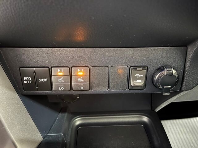 
								2018 Toyota RAV4 XLE full									