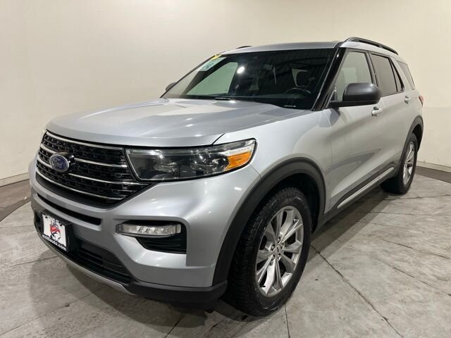 
								2020 Ford Explorer XLT w/ Apple Car Play full									