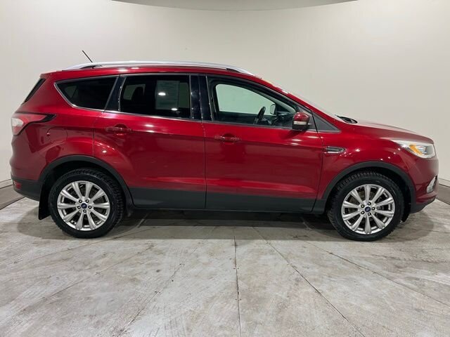 
								2018 Ford Escape Titanium w/ Apple Car Play and Navigation full									