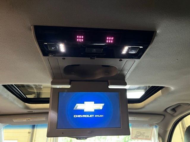 
								2018 Chevrolet Suburban Premier w/ Navigation full									