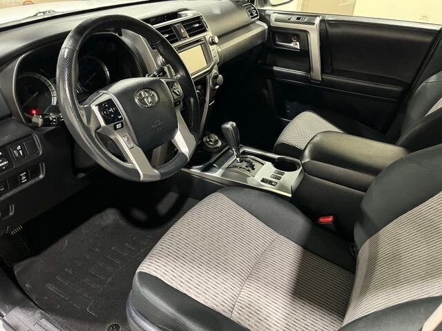 
								2017 Toyota 4Runner SR5 full									