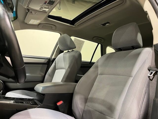 
								2018 Subaru Outback 2.5i Premium w/ Apple Car Play full									
