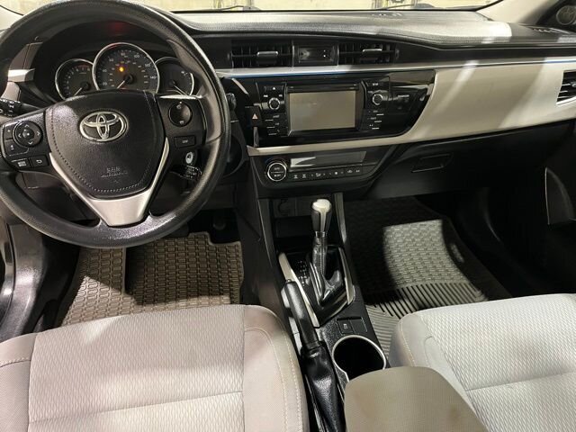 
								2016 Toyota Corolla LE full									