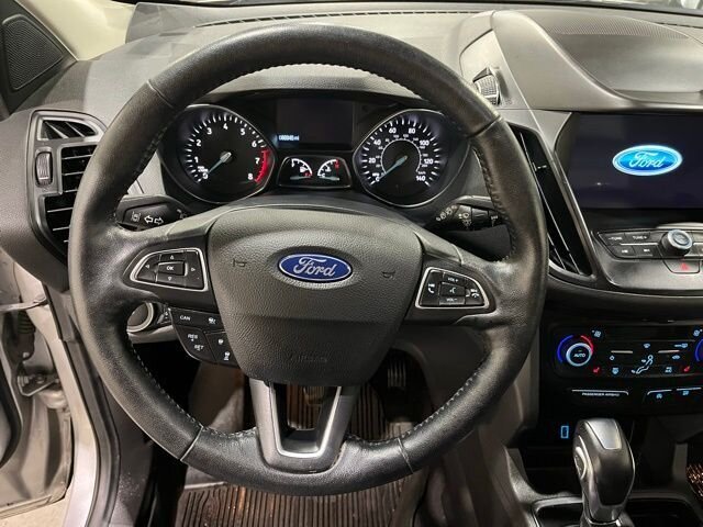 
								2019 Ford Escape SEL w/ Apple Car Play full									