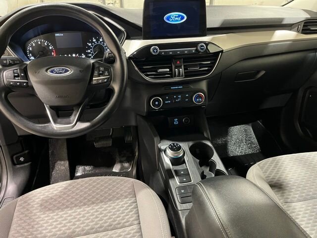 
								2021 Ford Escape SE full									