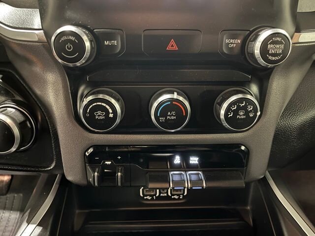 
								2020 RAM 1500 Big Horn/Lone Star w/ Apple Car Play full									