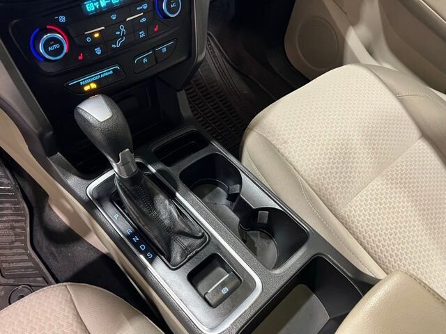 
								2017 Ford Escape SE full									