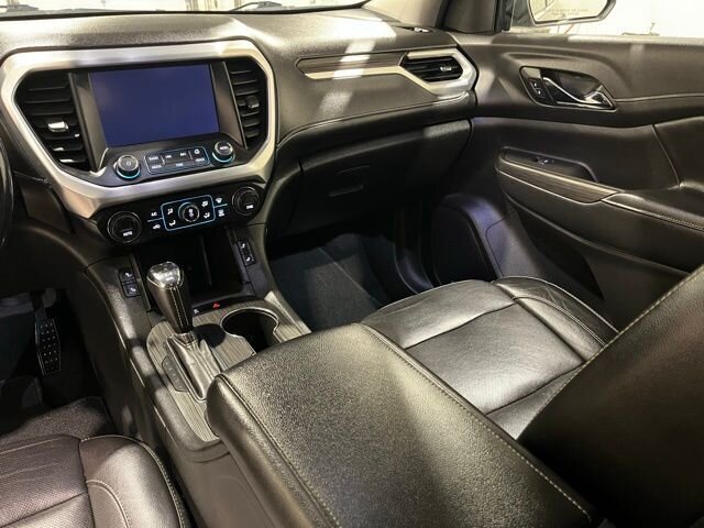 
								2019 GMC Acadia SLT-1 w/ Apple Car Play and Navigation full									