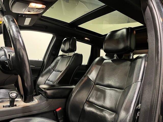 
								2015 Jeep Grand Cherokee Limited w/ Navigation full									