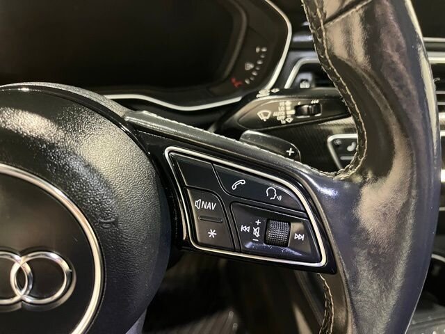 
								2018 Audi S4 3.0T Prestige quattro w/ Apple Car Play and Naviga full									