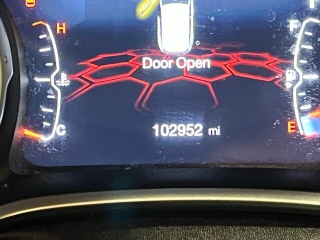 
								2019 Jeep Compass Sport w/ Apple Car Play full									