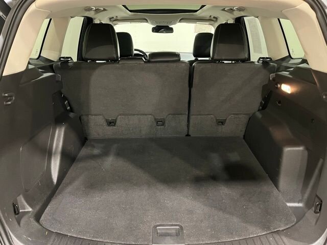
								2018 Ford Escape Titanium w/ Apple Car Play and Navigation full									