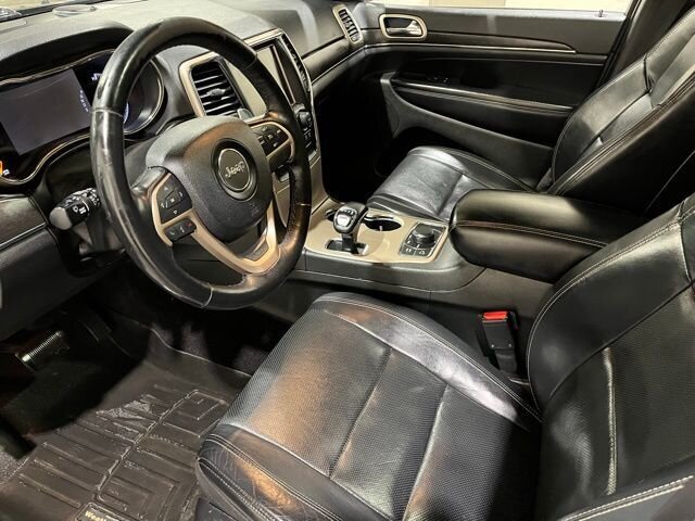 
								2015 Jeep Grand Cherokee Limited w/ Navigation full									