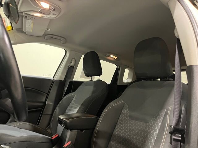 
								2019 Jeep Compass Sport w/ Apple Car Play full									