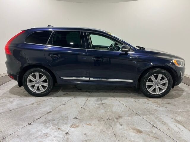 
								2017 Volvo XC60 T5 Inscription w/ Navigation full									