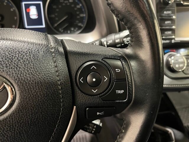 
								2018 Toyota RAV4 XLE full									