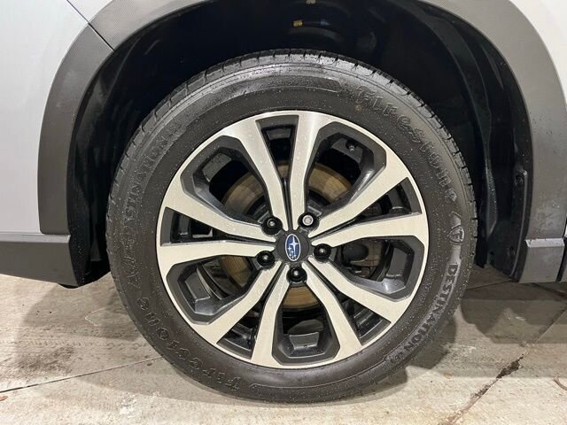 
								2020 Subaru Forester Limited w/ Apple Car Play and Navigation full									