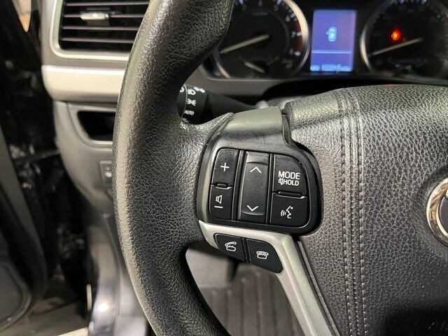 
								2016 Toyota Highlander LE V6 full									