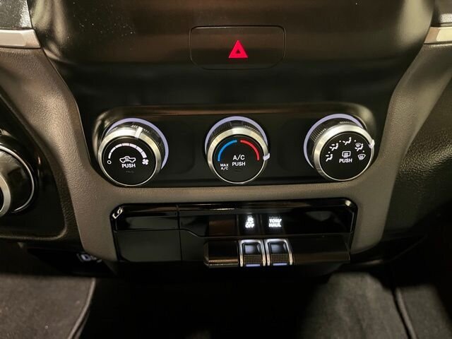 
								2020 RAM 1500 Big Horn/Lone Star full									