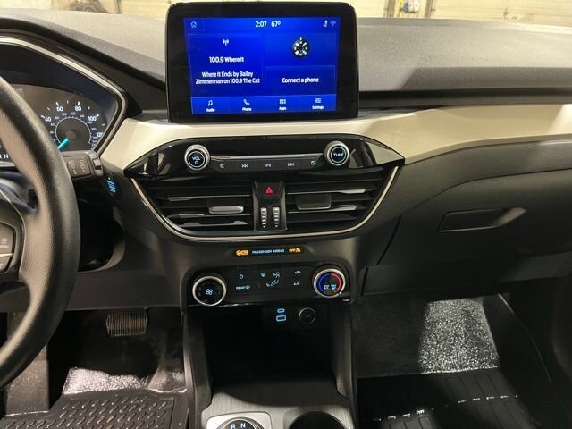 
								2021 Ford Escape SE full									