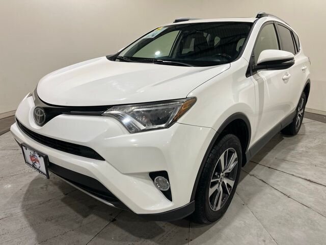 
								2018 Toyota RAV4 XLE full									
