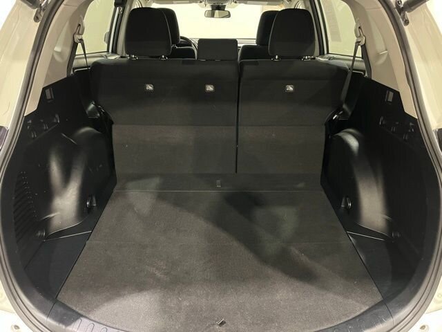 
								2018 Toyota RAV4 XLE full									