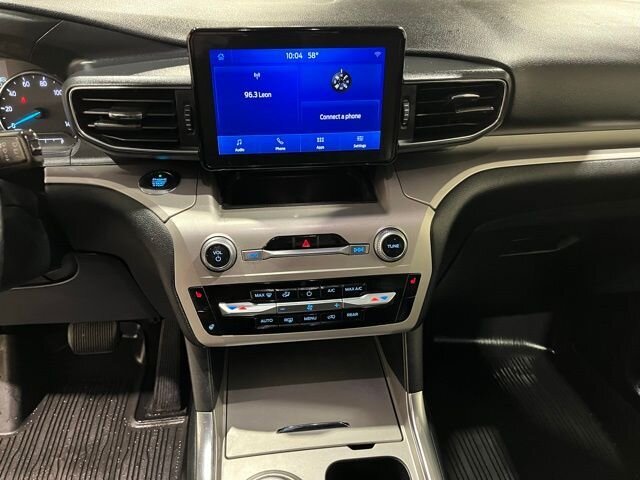 
								2021 Ford Explorer XLT w/ Apple Car Play full									
