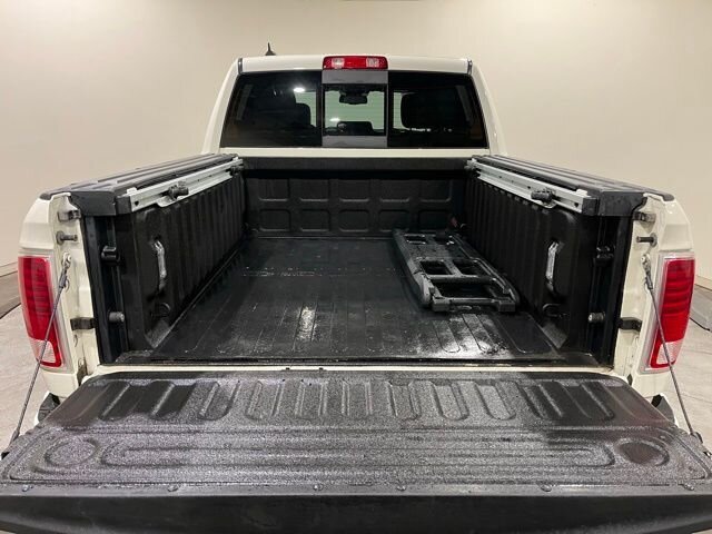 
								2017 RAM 1500 Limited w/ Navigation full									