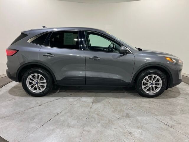 
								2021 Ford Escape SE full									