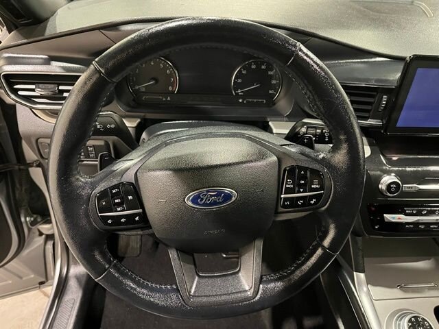 
								2020 Ford Explorer XLT w/ Apple Car Play full									