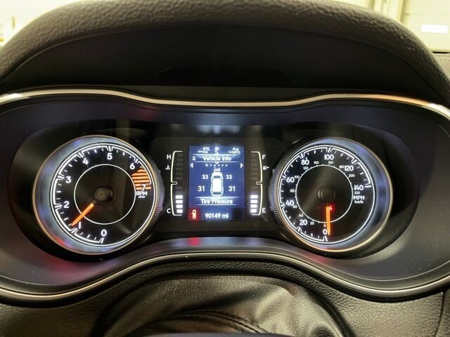 
								2019 Jeep Cherokee Latitude Plus w/ Apple Car Play full									