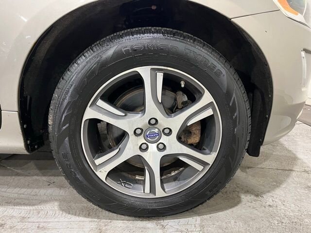 
								2015 Volvo XC60 T6 Platinum w/ Navigation full									