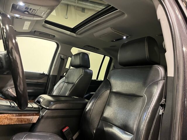 
								2018 Chevrolet Suburban Premier w/ Navigation full									