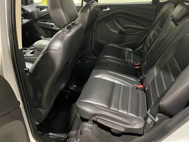 
								2019 Ford Escape SEL w/ Apple Car Play full									