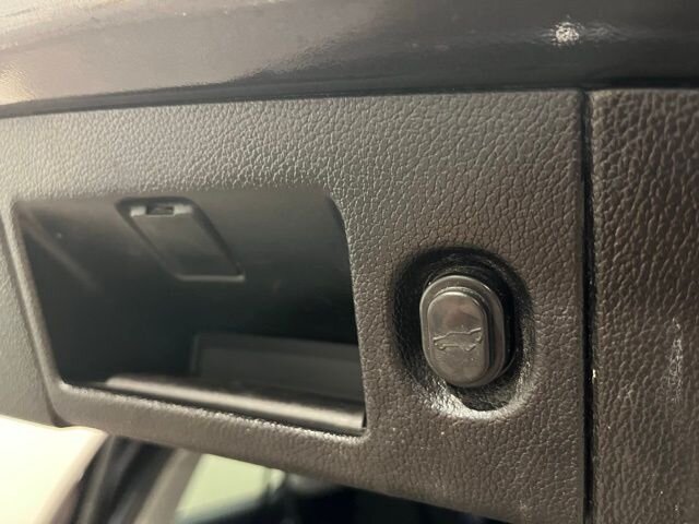 
								2018 Chevrolet Suburban Premier w/ Navigation full									