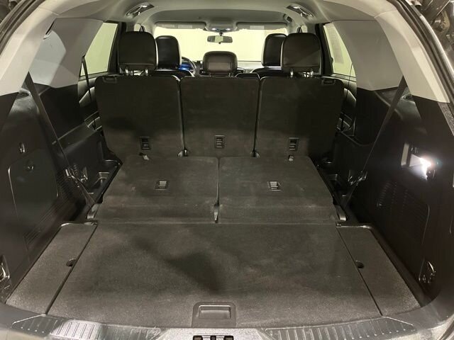 
								2021 Ford Explorer XLT w/ Apple Car Play full									