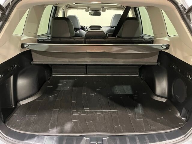
								2020 Subaru Forester Limited w/ Apple Car Play and Navigation full									