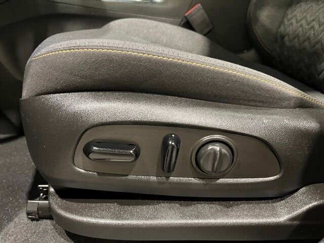 
								2022 Chevrolet Equinox LT w/ Apple Car Play and Navigation full									