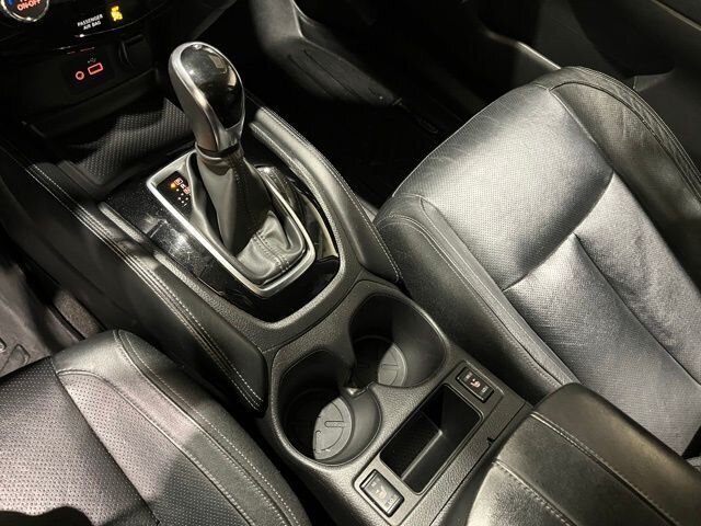 
								2018 Nissan Rogue SL w/ Apple Car Play and Navigation full									