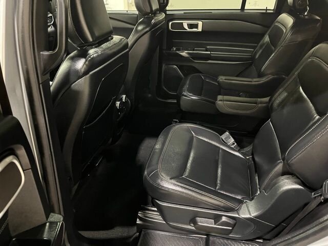 
								2020 Ford Explorer XLT w/ Apple Car Play full									