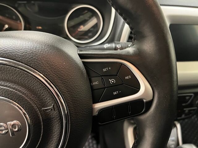 
								2019 Jeep Compass Sport w/ Apple Car Play full									