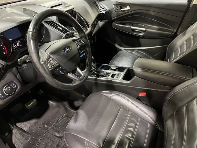 
								2018 Ford Escape Titanium w/ Apple Car Play and Navigation full									