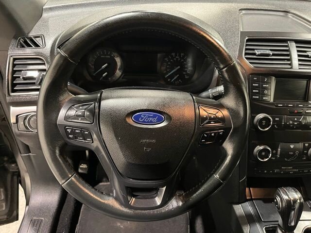 
								2018 Ford Explorer XLT full									