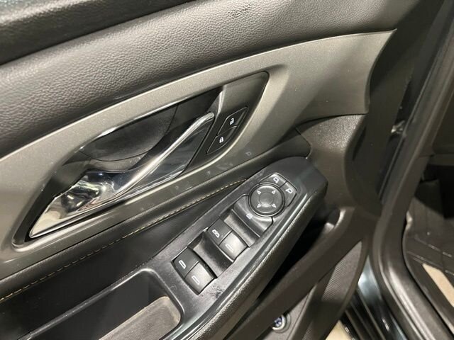 
								2021 Chevrolet Traverse LT w/ Apple Car Play full									