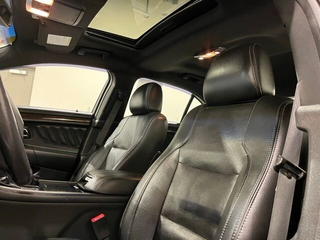 
								2015 Ford Taurus Limited w/ Navigation full									