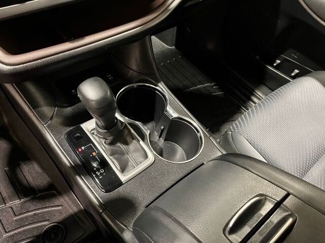 
								2016 Toyota Highlander LE V6 full									