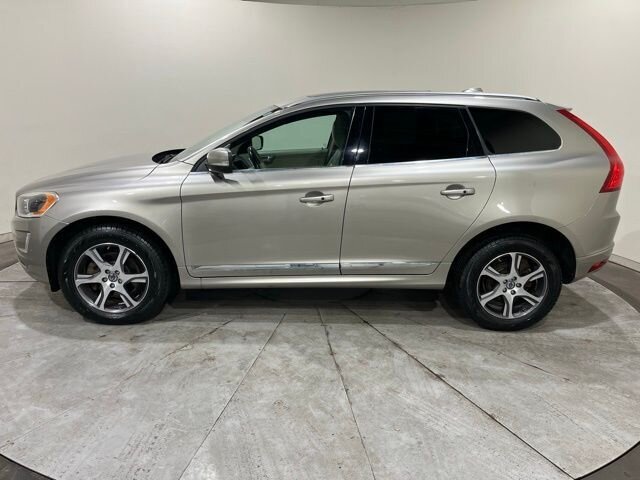 
								2015 Volvo XC60 T6 Platinum w/ Navigation full									