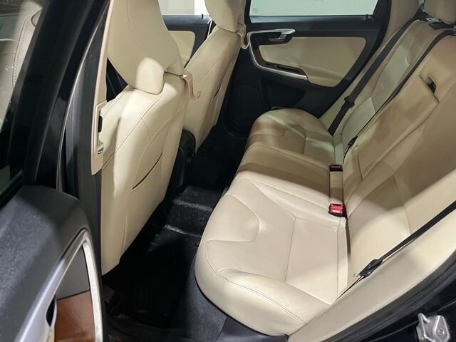 
								2017 Volvo XC60 T5 Inscription w/ Navigation full									