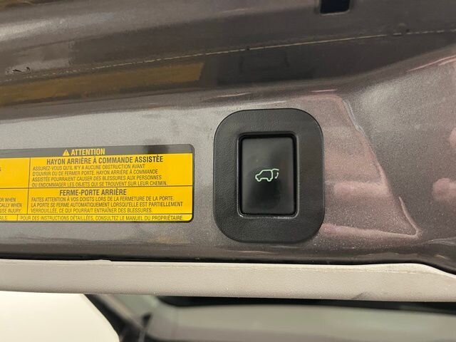 
								2013 Toyota Sienna SE 8 Passenger full									